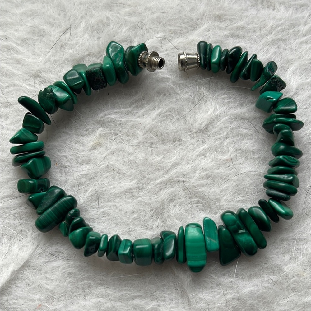 Vintage Malachite Chip 7.5” Beaded Bracelet - Picture 3 of 5